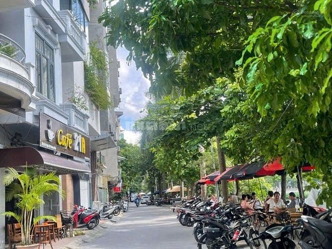 Cc bán nhà mặt Hồ Phương Mai,Đ Đa , 42mx4T đường hè 18,9 ty.
