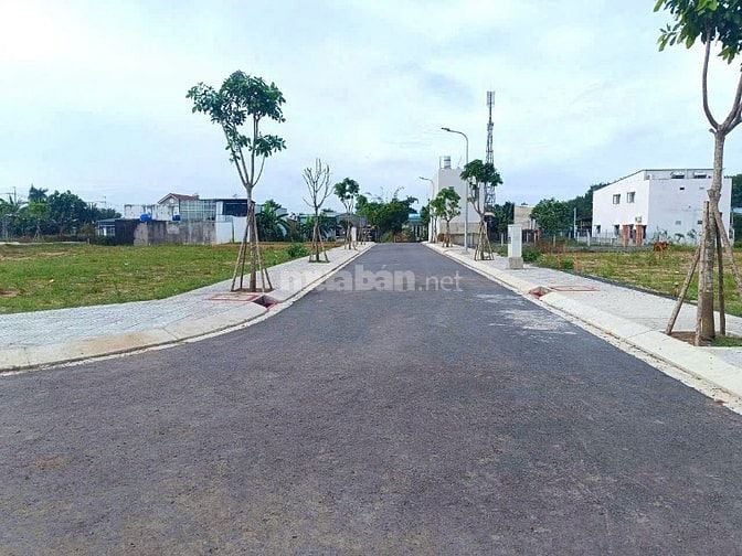 Bán gấp lô đất hơn 100m2 view công viên trong khu dân cư tân phú trung