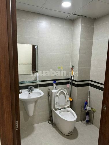Bán gấp nhà Trần Văn Quang, p.10, Tân Bình. Giá 2,75 tỷ/60m2, hẻm 5m