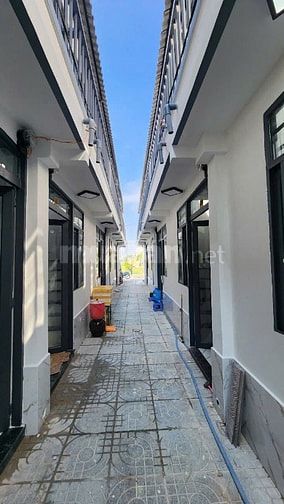 Nhà 1 trệt 1 lầu ngay chợ Mỹ Hạnh Nam, giá 195 triệu nhận nhà ở ngay