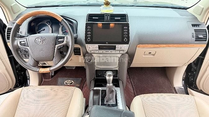 Bán Toyota Prado VX model 2022, sơn zin 99,99%.