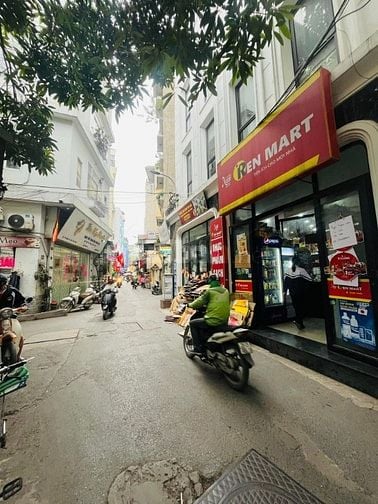 Bán nhà Cầu Giấy, mặt ngõ kinh doanh, Ô tô vào nhà. 38m, 6T giá 11,5ty