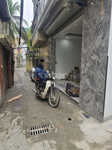 Bán Nhà Phố Nguyễn Chính - Gần Phố - Gần ô tô - Gần Trường , chợ.