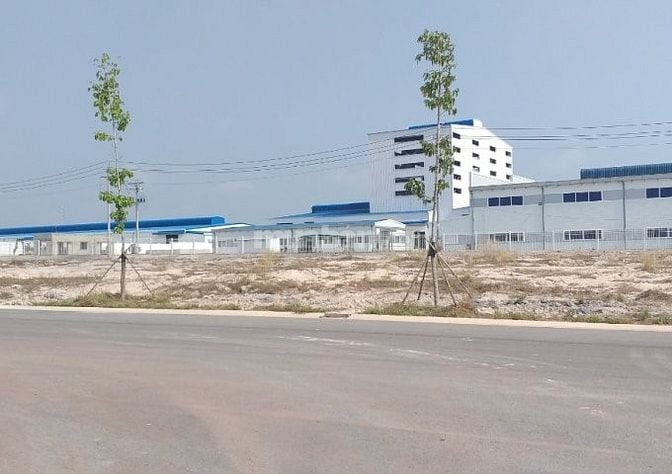 CHUYỂN VỀ QUÊ BÁN 1250M2 ĐẤT SHR NGAY KCN B.DƯƠNG, DÂN ĐÔNG.GIÁ 180TR 