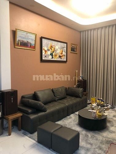 Giảm chào 1tỷ. chủ nhà thiện chí bán căn nhà đang ở 53m2 long biên