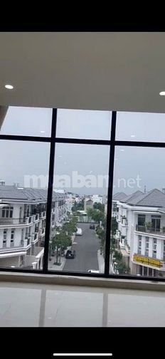 Văn phòng view triệu USD - 69m2 - 1WC - 10 triệu/tháng - Boulevard Q7.