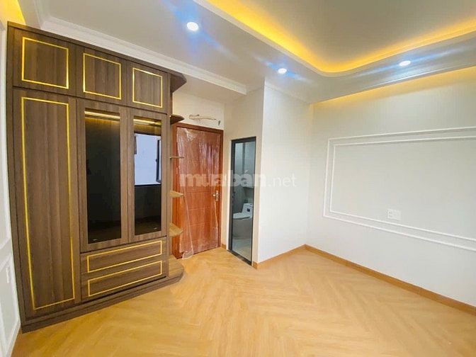 Giá tốt trong tháng, bán nhà 3 Lầu hẻm xe tải đ49 HBC, đầy đủ nội thất