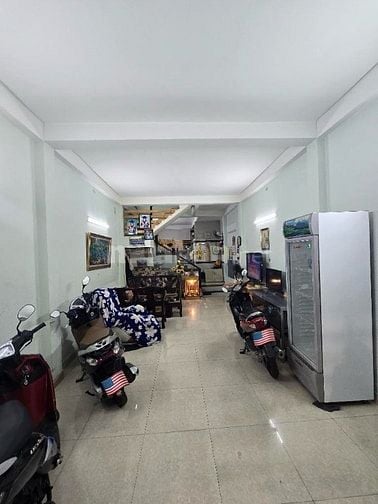 Quận 7 Đg số. Nhà chủ xây được vài năm còn rất mới 4 tầng