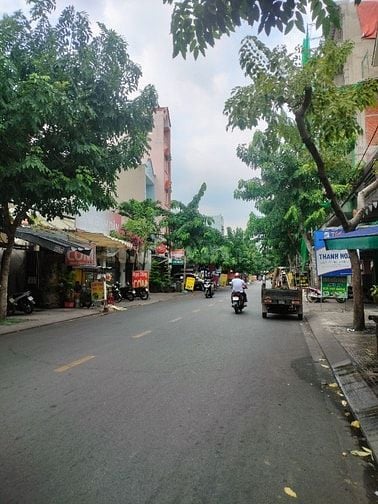 Bán nhà MT núi thành p13, tb dt 5,2x27m từ 22m nở hậu 7m nhà 2 lầu 