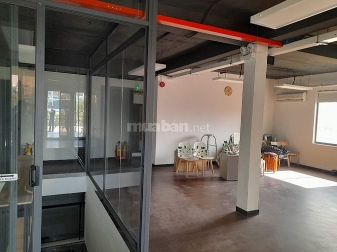 Cho thuê văn phòng shwo room phan huy ích qận gò vấp , DT: 1,200m2