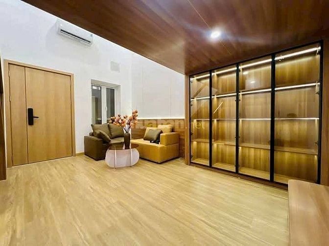 Nhà Đẹp Ở Luôn Tôn Đức Thắng, Đống Đa 110m, giá 3.35 tỷ.