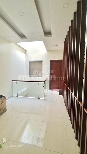 View công viên triệu đô! Mặt tiền đường Số 28 Bình Phú 1, lửng 3 lầu c