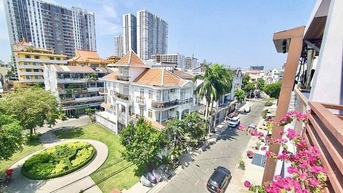 View công viên triệu đô! Mặt tiền đường Số 28 Bình Phú 1, lửng 3 lầu c