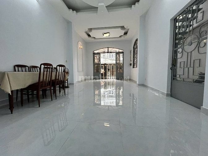 Mặt bằng 40m2 khu vực sầm uất quận Phú Nhuận