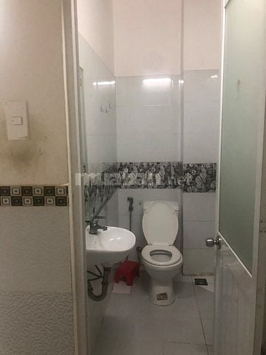 Phòng trống vào ở ngay, WC riêng, gần bv 175, chợ, siêu thị, sân bay