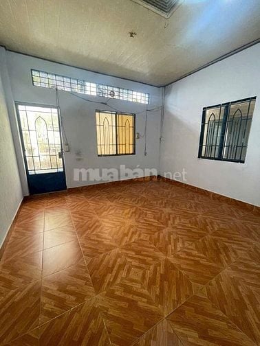 Bán căn nhà nát 1trệt 1 lầu. 1/Trần Văn Mười DT60m2 giá 990tr-Sổ riêng