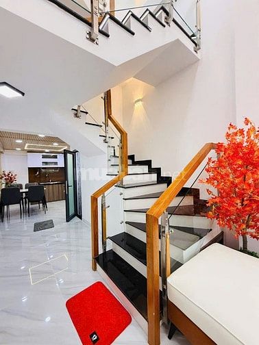 Nhà tuyệt đẹp CAO CẤP 2 lầu, hẻm Phạm Văn Bạch, P15, Q.Tân Bình.