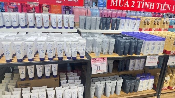 Tuyển gấp 2 Nam,NỮ tuổi từ 22 -60 đóng gói ,phụ kho,dán tem ,tạp vụ .