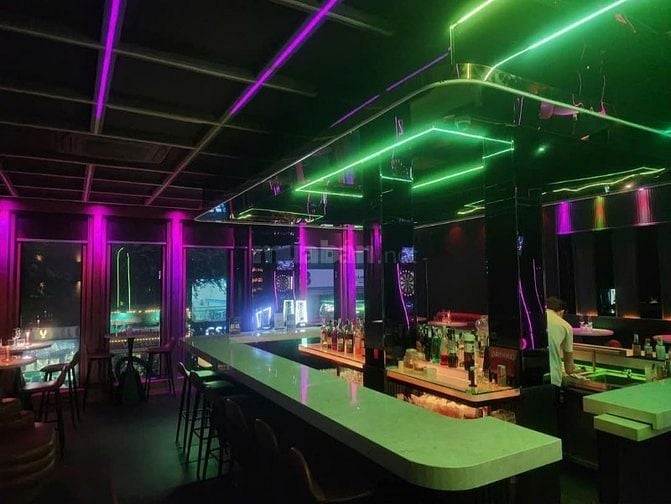 Sang nhượng quán Bar & Lounge khu vực sầm uất Bậc Nhất Quận 1 