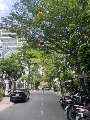 Nhà cho thuê KDC Garden Hills, ngay cạnh siêu thị emart 