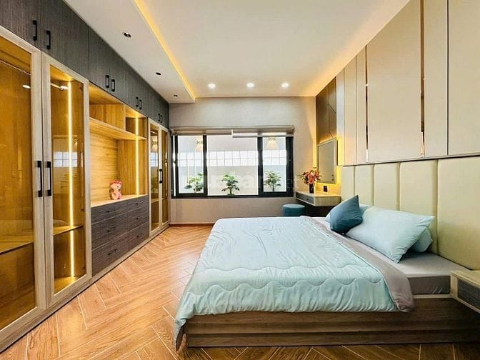 Nhà 64.7m2 Võ Văn Tần, Q3 - Gần chợ Bàn Cờ. Giá 3 tỷ 850. Xây 5 tầng