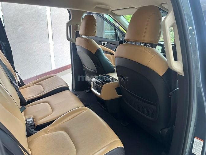 Kia Carnival Premium 2.2D 8S 2022 - Xe đẹp