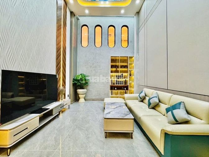 Đi nước ngoài định cư bán gấp nhà ở đường Lý Thường Kiệt, phường 14, q