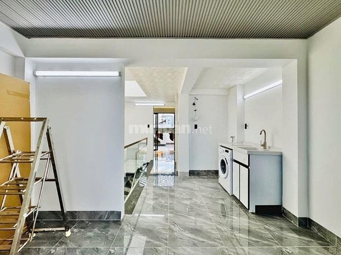 Đi nước ngoài định cư bán gấp nhà ở đường Lý Thường Kiệt, phường 14, q