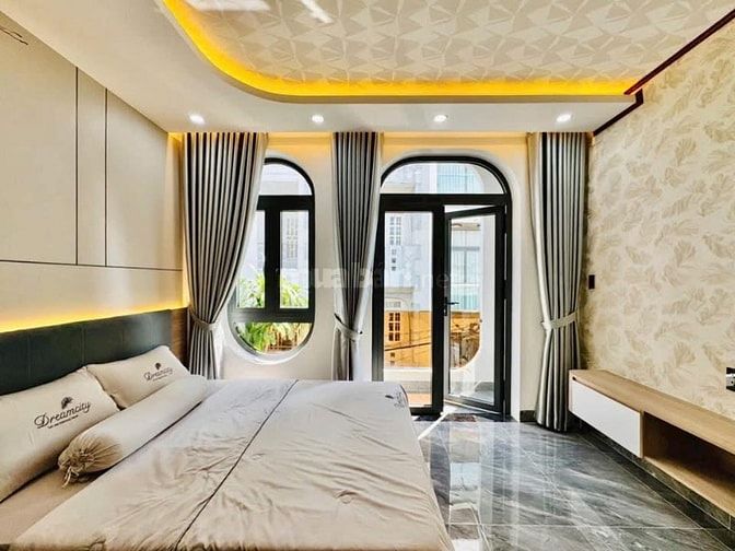 Đi nước ngoài định cư bán gấp nhà ở đường Lý Thường Kiệt, phường 14, q