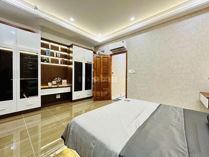 Hạ giá bán nhanh nhà 68m2 Nguyễn Đình Chiểu, P5, Q3. Xây 3 tầng