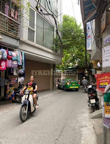 Cần bán nhà phố Lương Sử C, quận Đống Đa, tặng tòa nhà 5 tầng