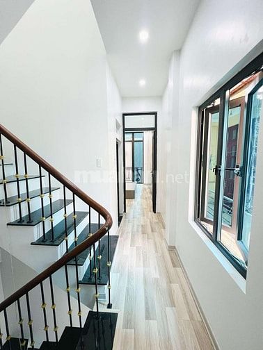 NHÀ ĐẸP GỐC ĐỀ Ô TÔ ĐỖ CỔNG-NHÀ MỚI KÍNH KOONG-42m 7,5 TỶ