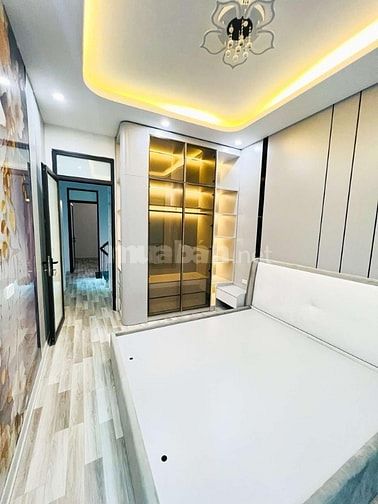 NHÀ ĐẸP GỐC ĐỀ Ô TÔ ĐỖ CỔNG-NHÀ MỚI KÍNH KOONG-42m 7,5 TỶ