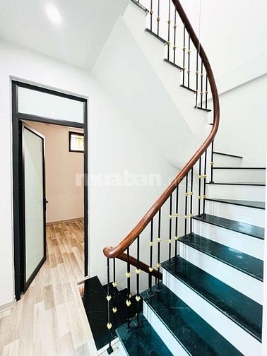 NHÀ ĐẸP GỐC ĐỀ Ô TÔ ĐỖ CỔNG-NHÀ MỚI KÍNH KOONG-42m 7,5 TỶ