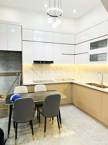 NHÀ ĐẸP GỐC ĐỀ Ô TÔ ĐỖ CỔNG-NHÀ MỚI KÍNH KOONG-42m 7,5 TỶ