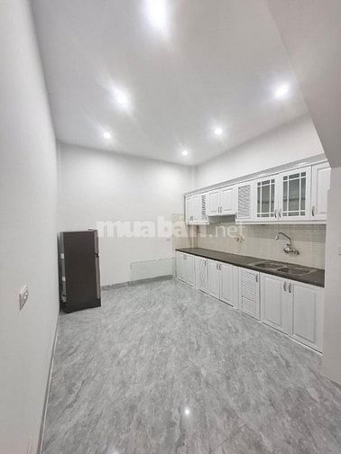  CỰC GẤP-HOÀNG MAI NGÕ THÔNG- Ô TÔ ĐỖ CỬA-34m 7,68 tỏi