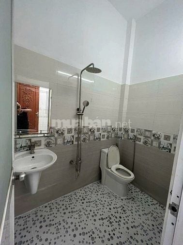 CHỊ LAN BÁN GẤP NHÀ Q12 70M2 CHỈ 1,25 TỶ MẶT TIỀN VƯỜN LÀI, GẦN CHỢ