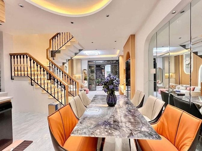 Mở bán cặp siêu phẩm 2 lầu + ST tuyệt đẹp CAO CẤP, hẻm xe hơi Nguyễn P
