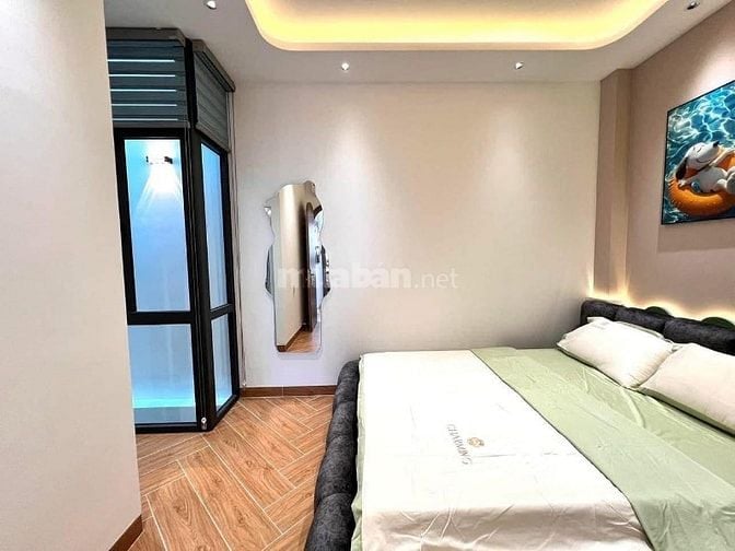 Mở bán cặp siêu phẩm 2 lầu + ST tuyệt đẹp CAO CẤP, hẻm xe hơi Nguyễn P