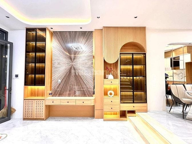 Mở bán cặp siêu phẩm 2 lầu + ST tuyệt đẹp CAO CẤP, hẻm xe hơi Nguyễn P