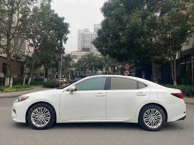 Lexus ES250 2017 mới nhất Việt Nam