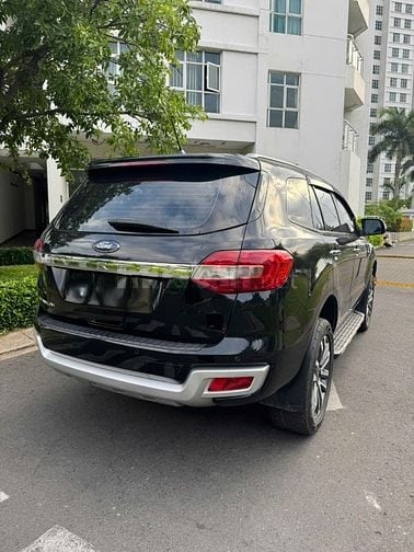 Chính chủ cần bán gấp xe Ford Everest Titanium 2020 2.0 4x2