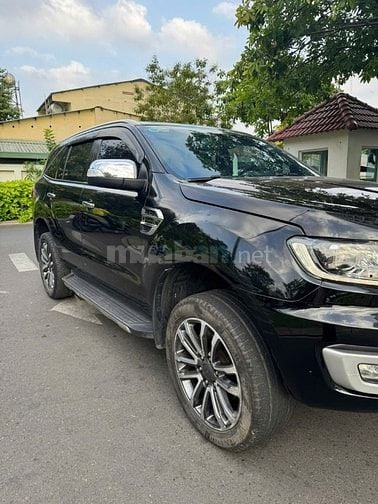 Chính chủ cần bán gấp xe Ford Everest Titanium 2020 2.0 4x2