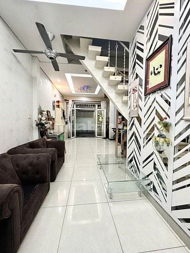 Nhà hẻm 4m cần bán đường Trương Quyền, view Công Viên, 2ty450/40m2