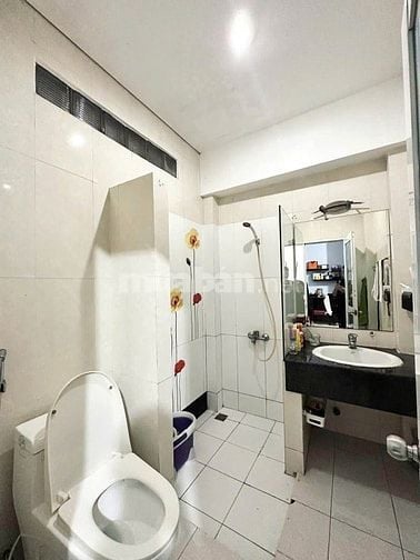 Nhà hẻm 4m cần bán đường Trương Quyền, view Công Viên, 2ty450/40m2