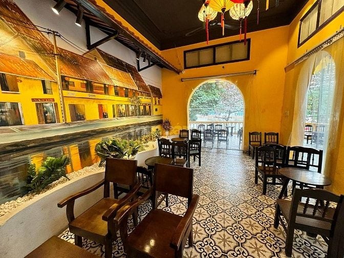 Sang nhượng quán cafe lô góc doanh thu tốt quận đống đa