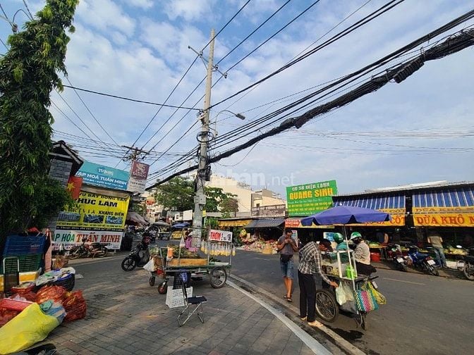 Cho thuê Nhà MT khu riêng biệt KDC Lý Chiêu Hoàng, đi Q1 chỉ 15p