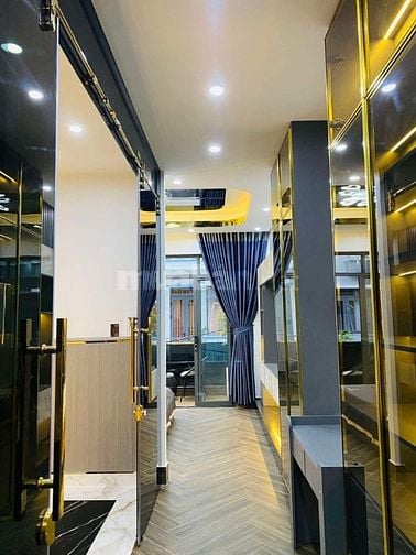 Bán villa cực đẹp, mới xây, nội thất cao cấp sát Phú Mỹ Hưng, 6.8 tỷ