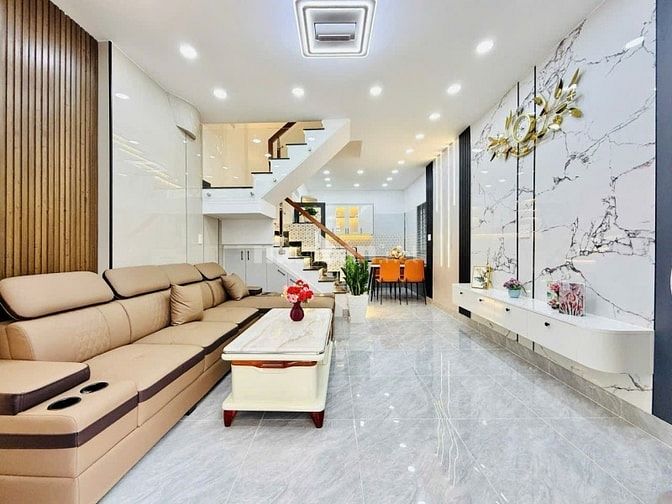 Chính chủ bán nhà Nguyễn Đình Chiểu, P.4, Q.3. GIÁ 2TỶ850. DT 45m2 SHR