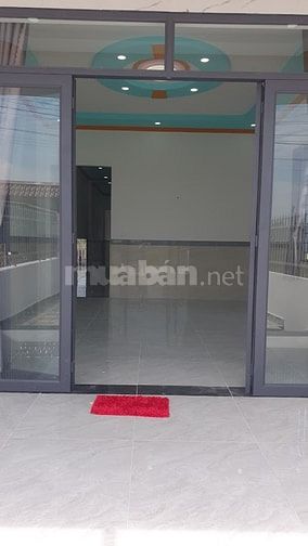 Nhà mới xây, DT ; đất 211m đường bê tông 5m, đức hòa long an